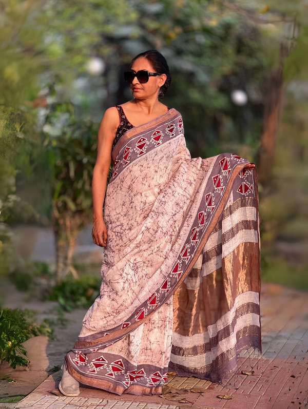 Pure Linen with Copper Border Hand Batik Pure Linen with Copper Border Hand Batik